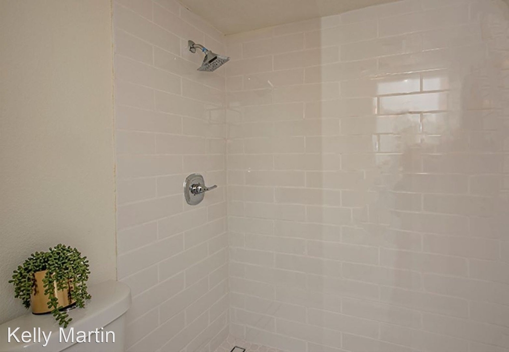 5209 N 24th St #103 - Photo 10