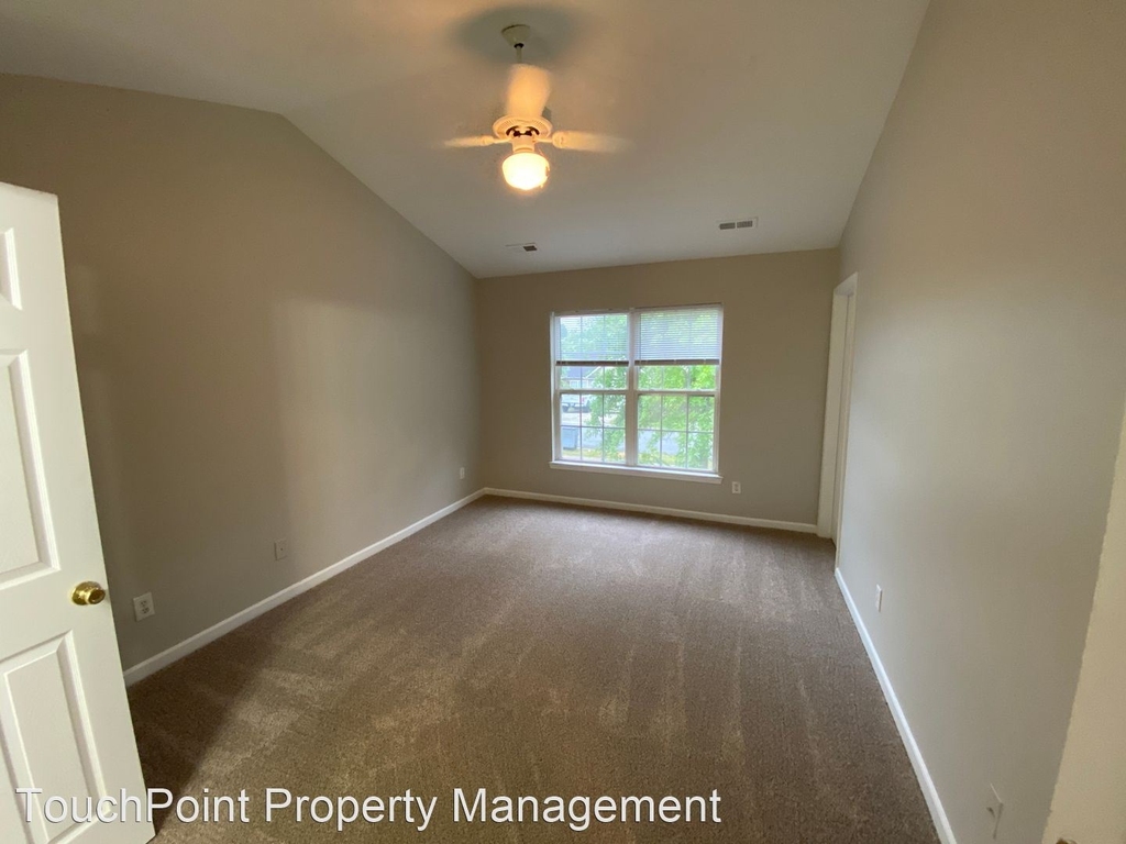 8740 Rozumny Dr - Photo 10