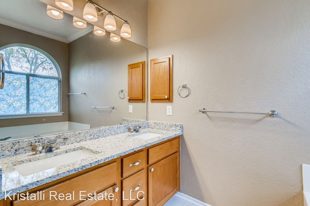 8522 Spicewood Bend - Photo 13