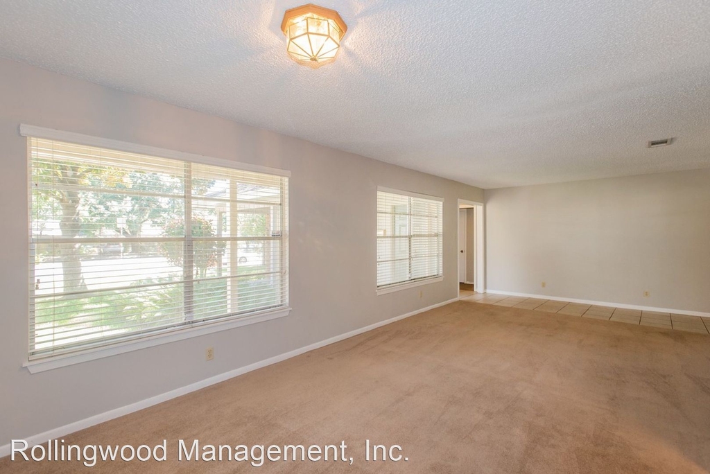 7002 Fort Hill Court - Photo 3