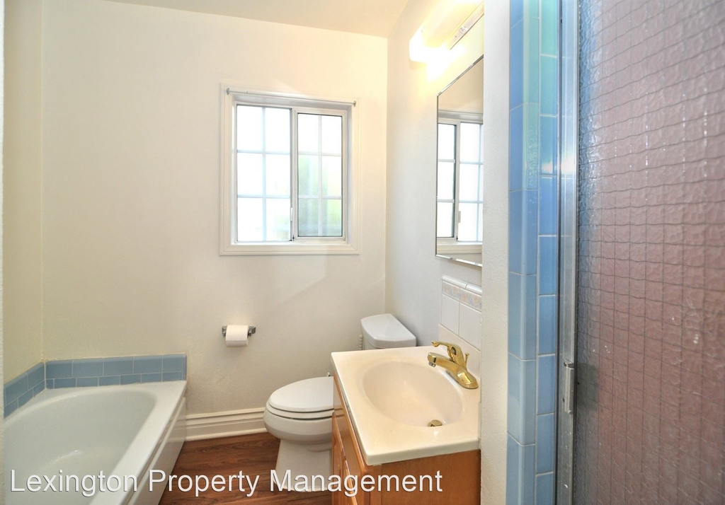 10032 Woodley Ave - Photo 13