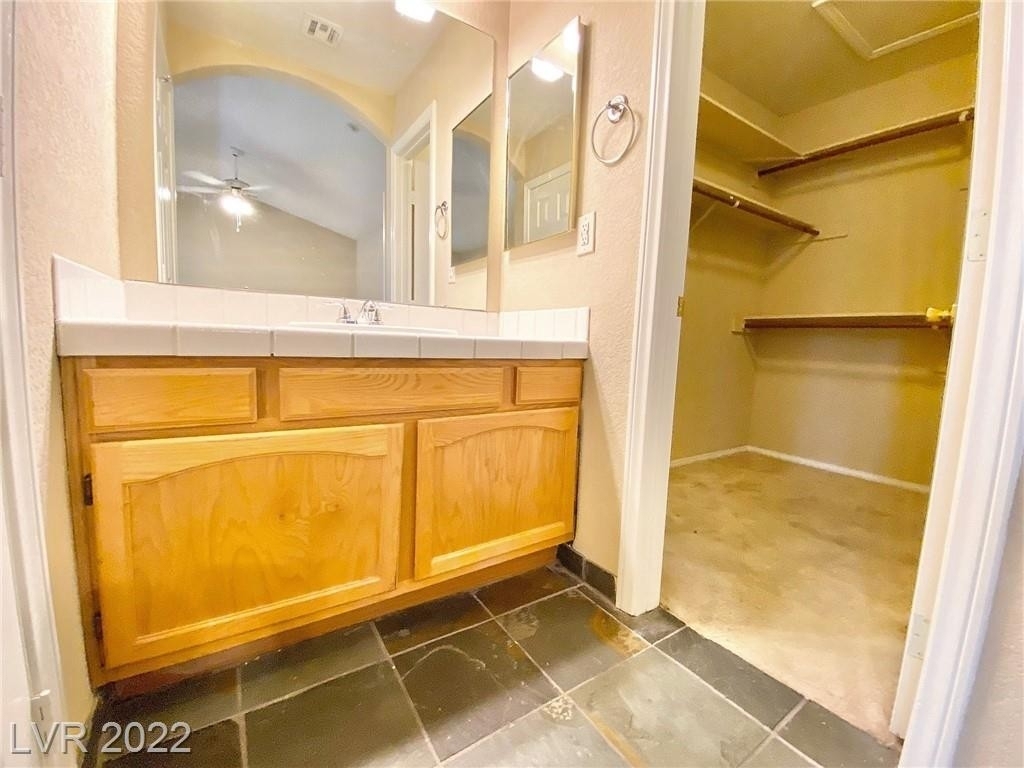 5728 Desert Sky Way - Photo 14