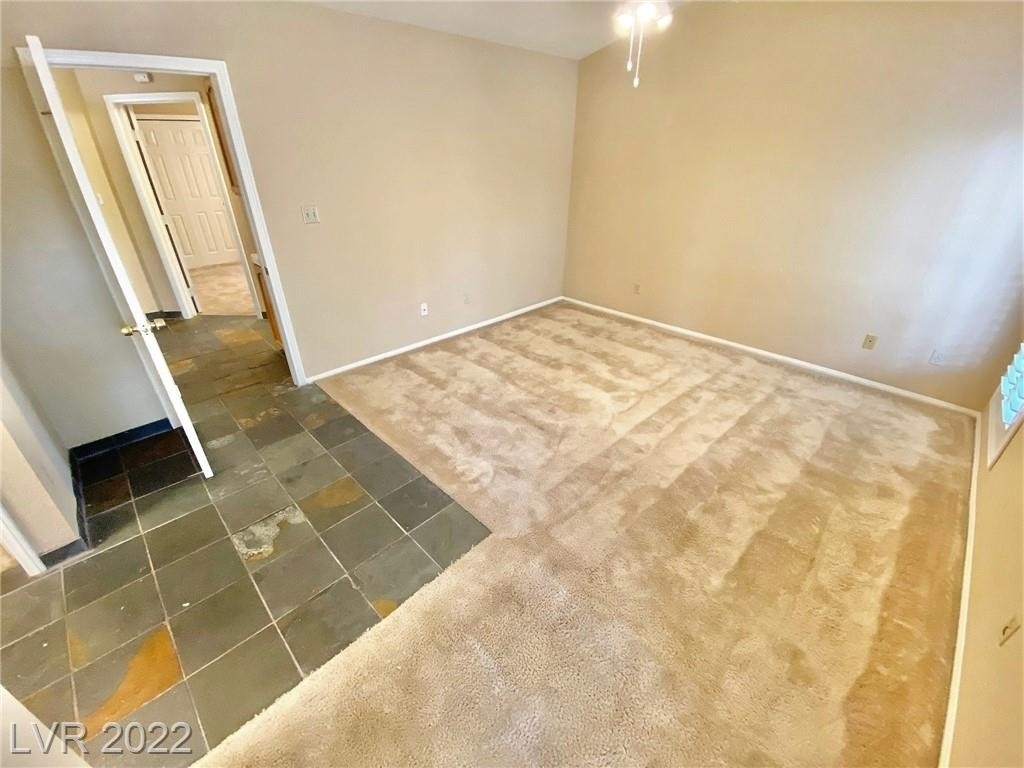 5728 Desert Sky Way - Photo 13