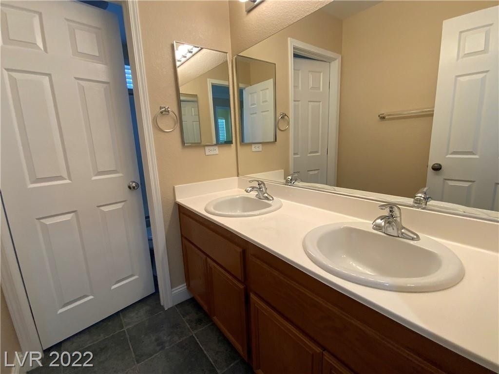 5550 Golden Palms Court - Photo 15