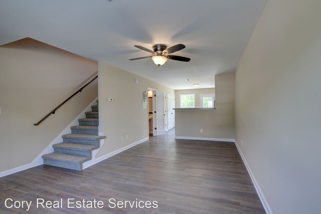 1222 Ashridge Drive - Photo 2