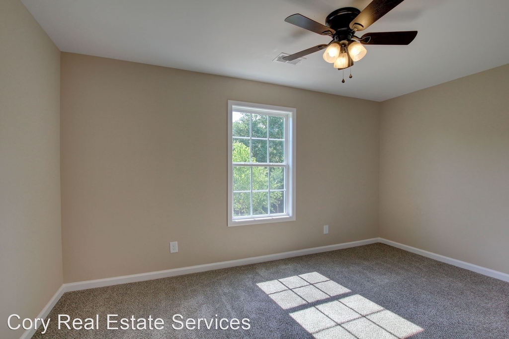 1222 Ashridge Drive - Photo 6