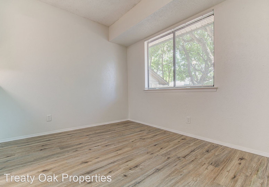 10105 Woodland Village - Photo 5