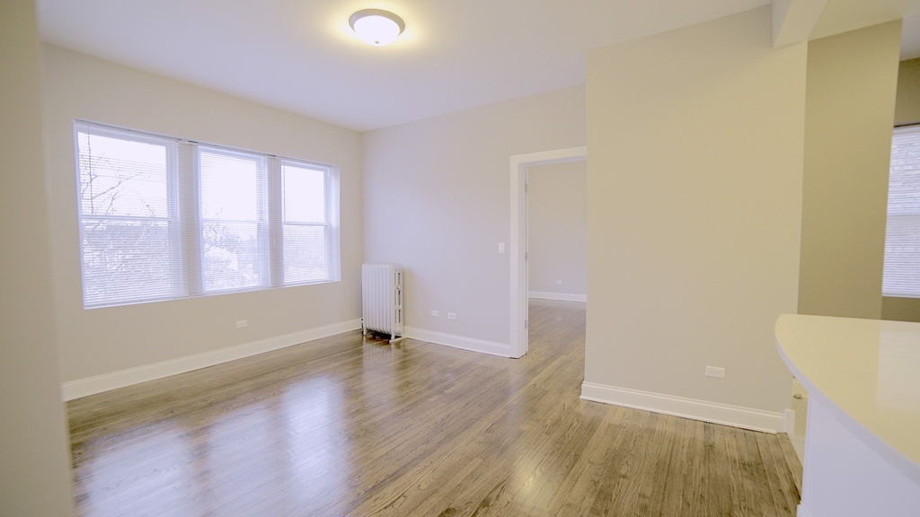 2659 N Springfield Avenue - Photo 3