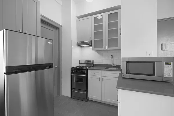 19 West 69th Street - Photo 2