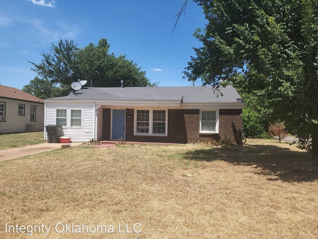 3833 Se 24th - Photo 0