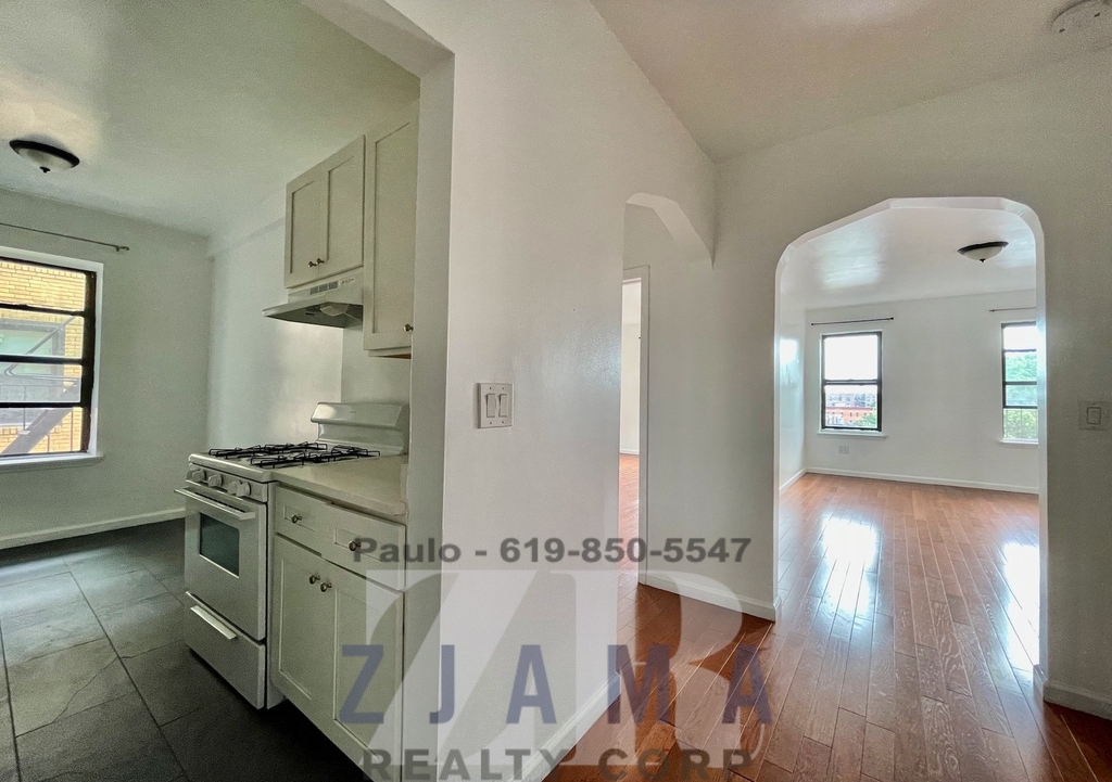 301 Sterling Street - Photo 2