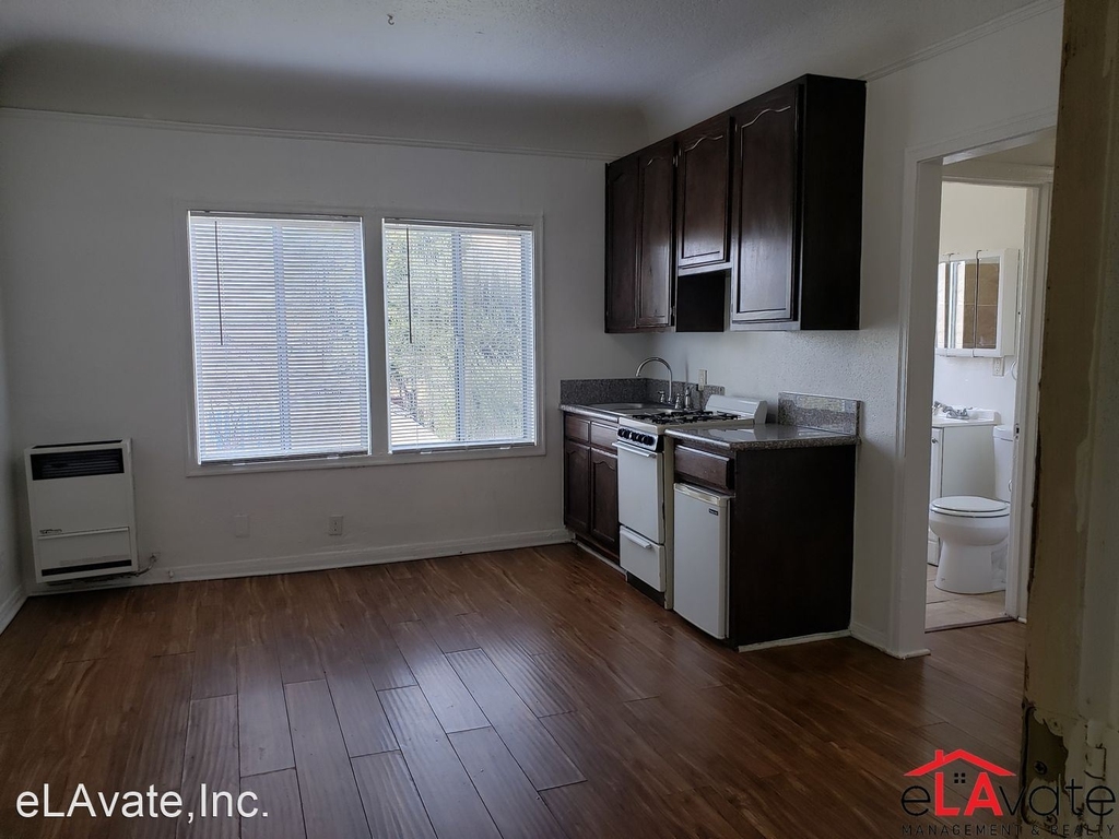 437 W 50th St. - Photo 5