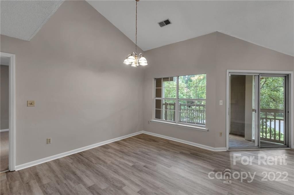 5009 Sharon Road - Photo 6