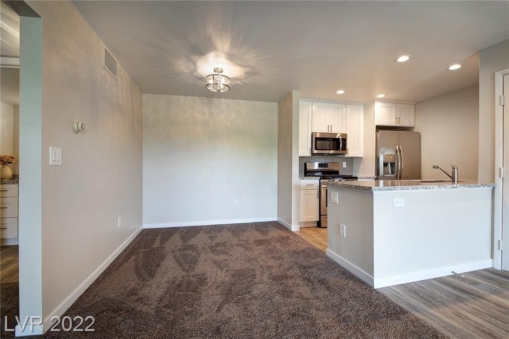 1900 Mountain Hills Court - Photo 2