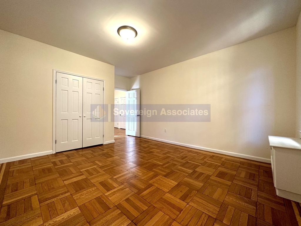 850 West 176th Street - Photo 8