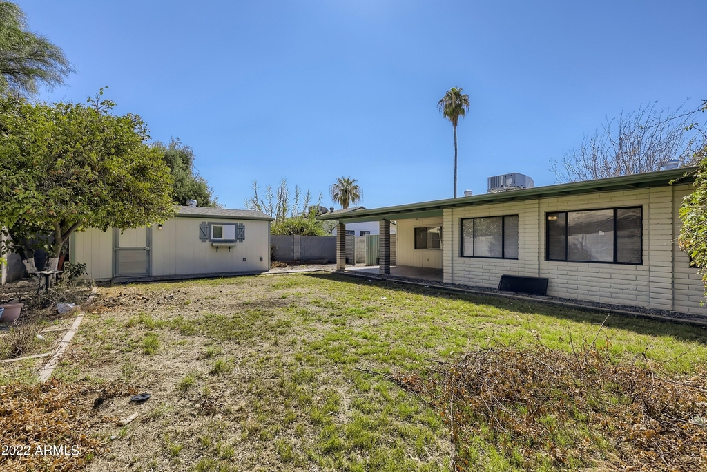 5746 W Altadena Avenue - Photo 10