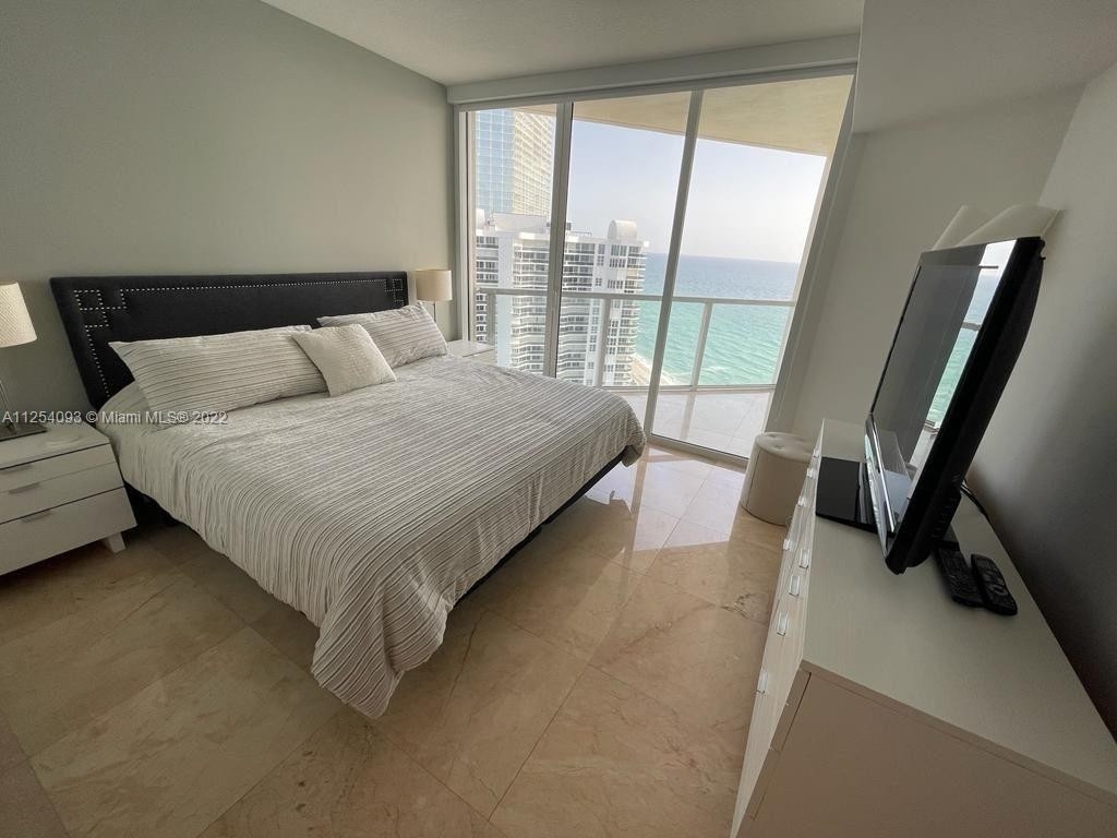 16699 Collins Ave - Photo 3