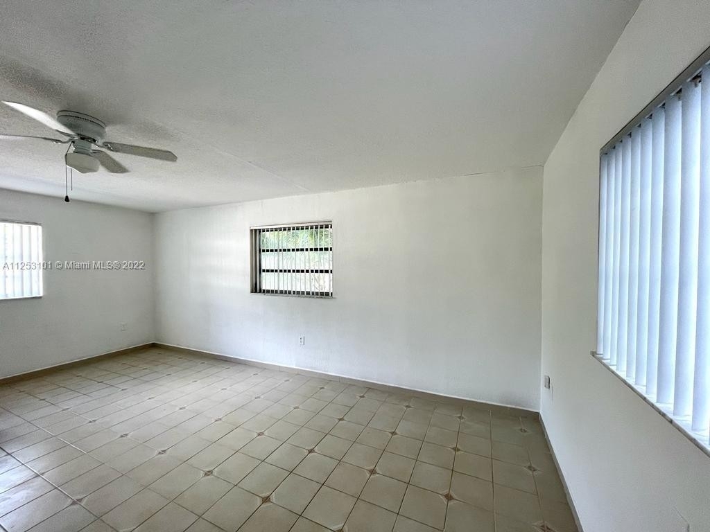 310 Sw 10th St - Photo 8