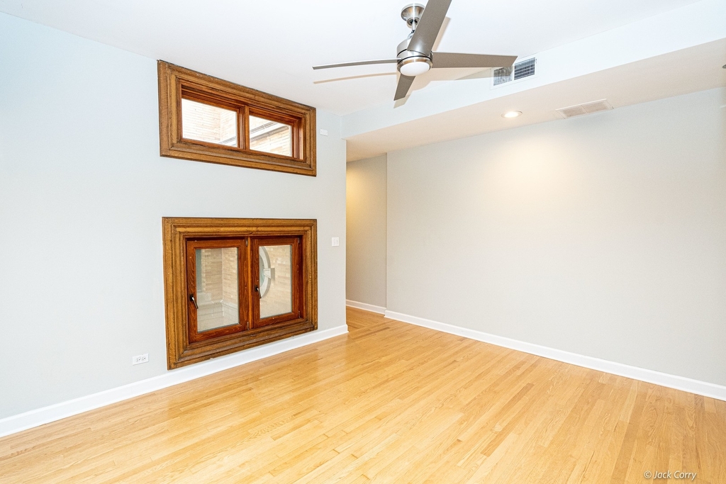 550 W Surf Street - Photo 14