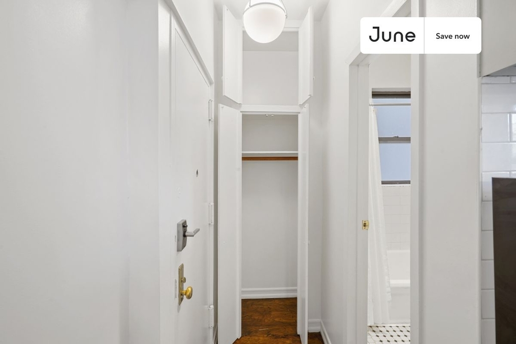 635 East 9th Street - Photo 1