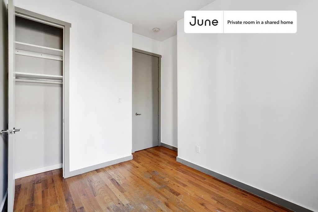 310 Tompkins Avenue - Photo 2