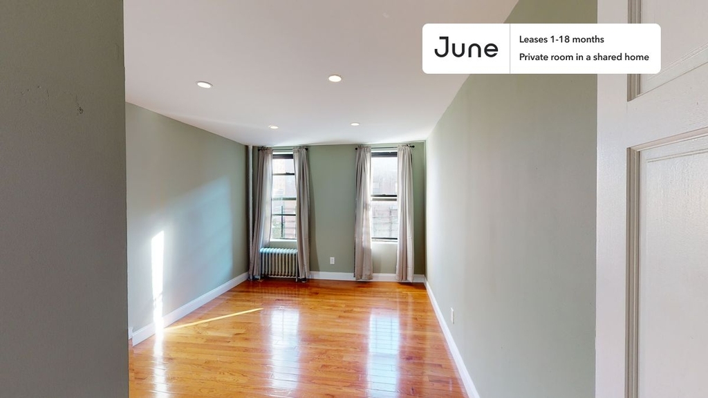 23 East 109th Street - Photo 1