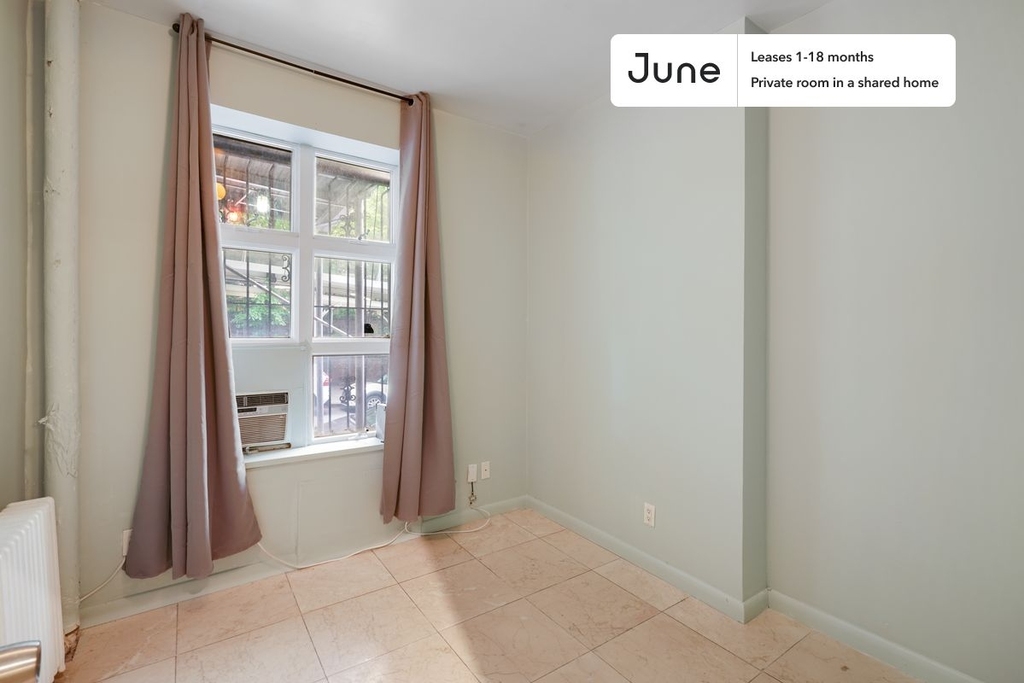 208 East 95th Street - Photo 0