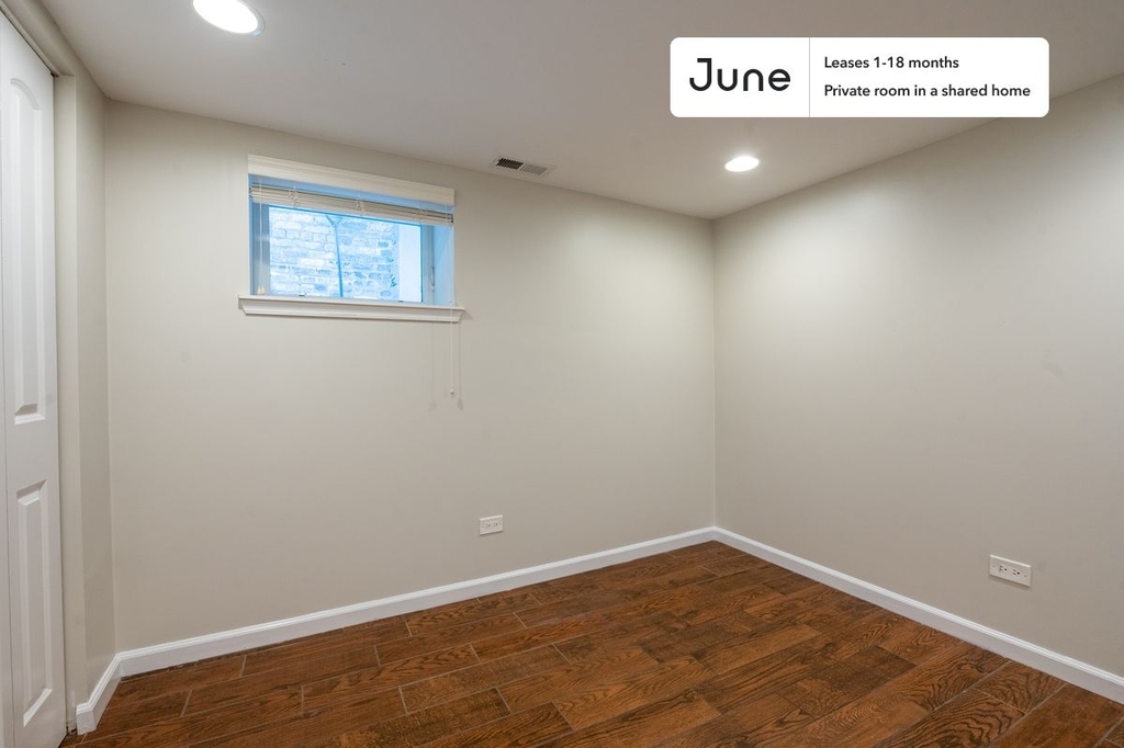 3110 North Clybourn Avenue - Photo 3