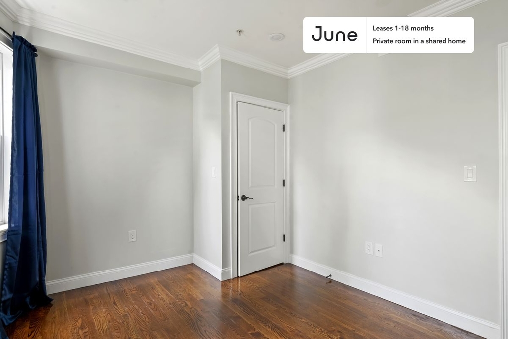 490 Washington Street - Photo 1