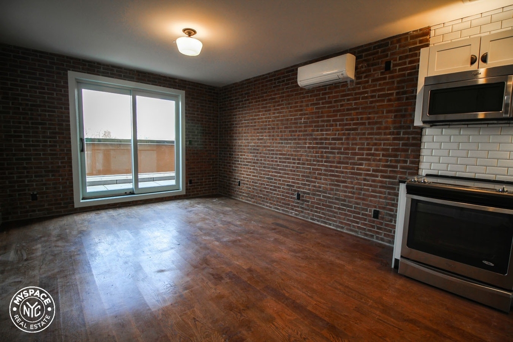 31 Brooklyn Avenue - Photo 1