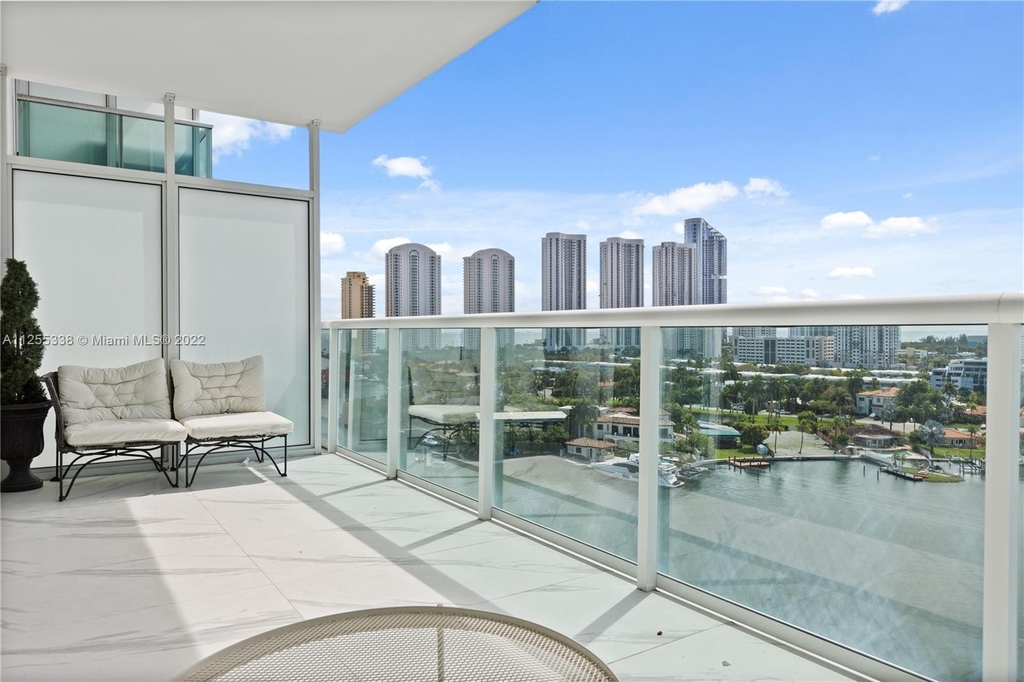 400 Sunny Isles Blvd - Photo 4