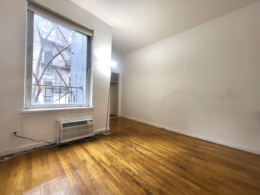 520 East 88th Street - Photo 1