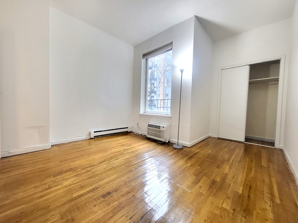 520 East 88th Street - Photo 0