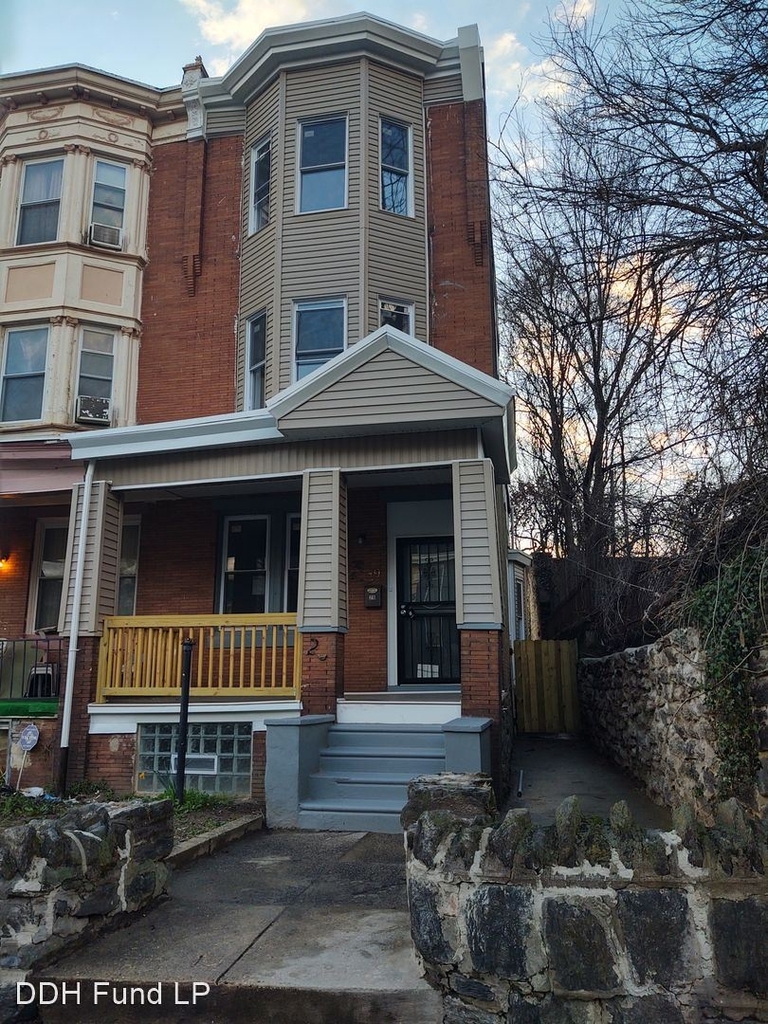 29 W Logan St - Photo 1