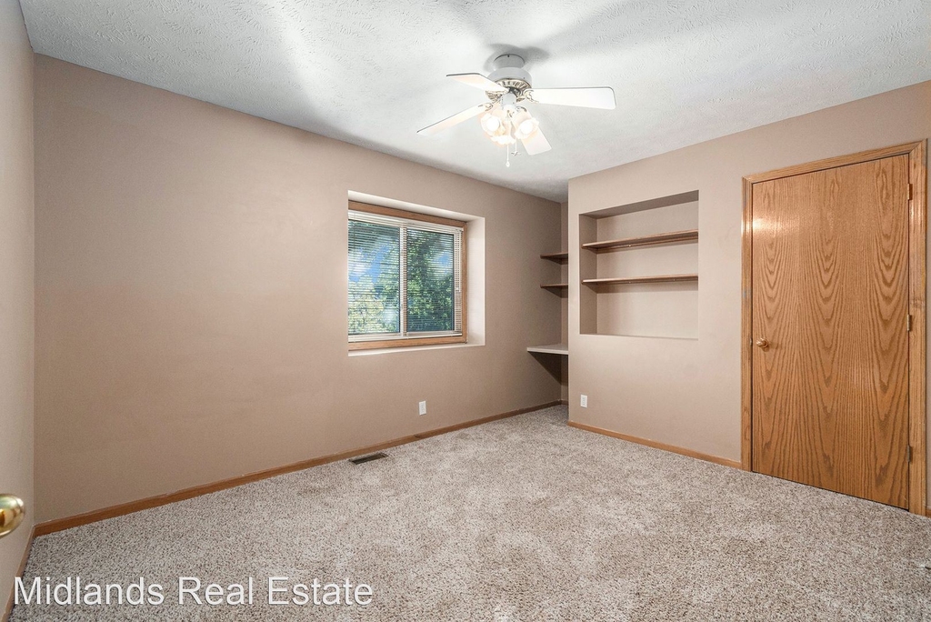 14111 S 33rd Ave. - Photo 6