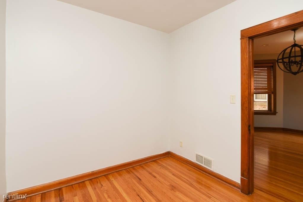 3531 N. Bell, Unit 2 - Photo 11