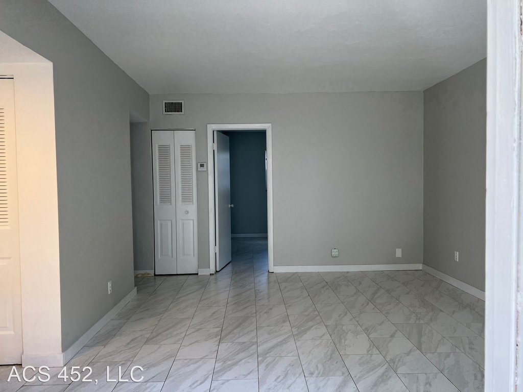 452 Sw 4th Ave - Photo 2