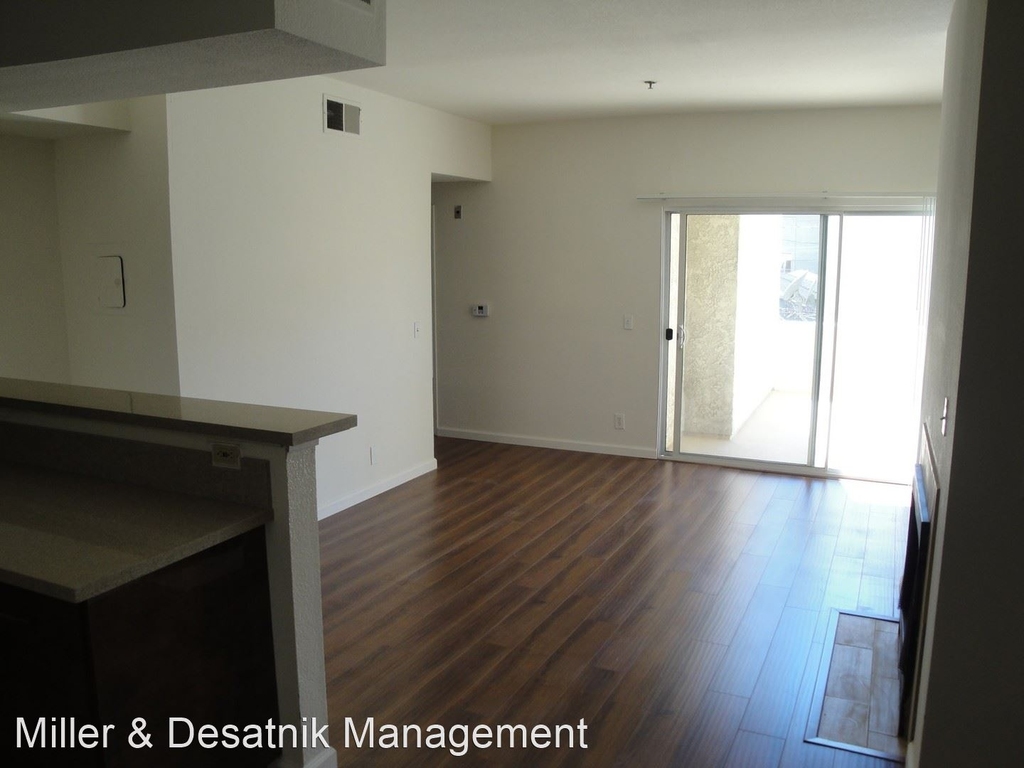 1210 Venice Blvd - Photo 2