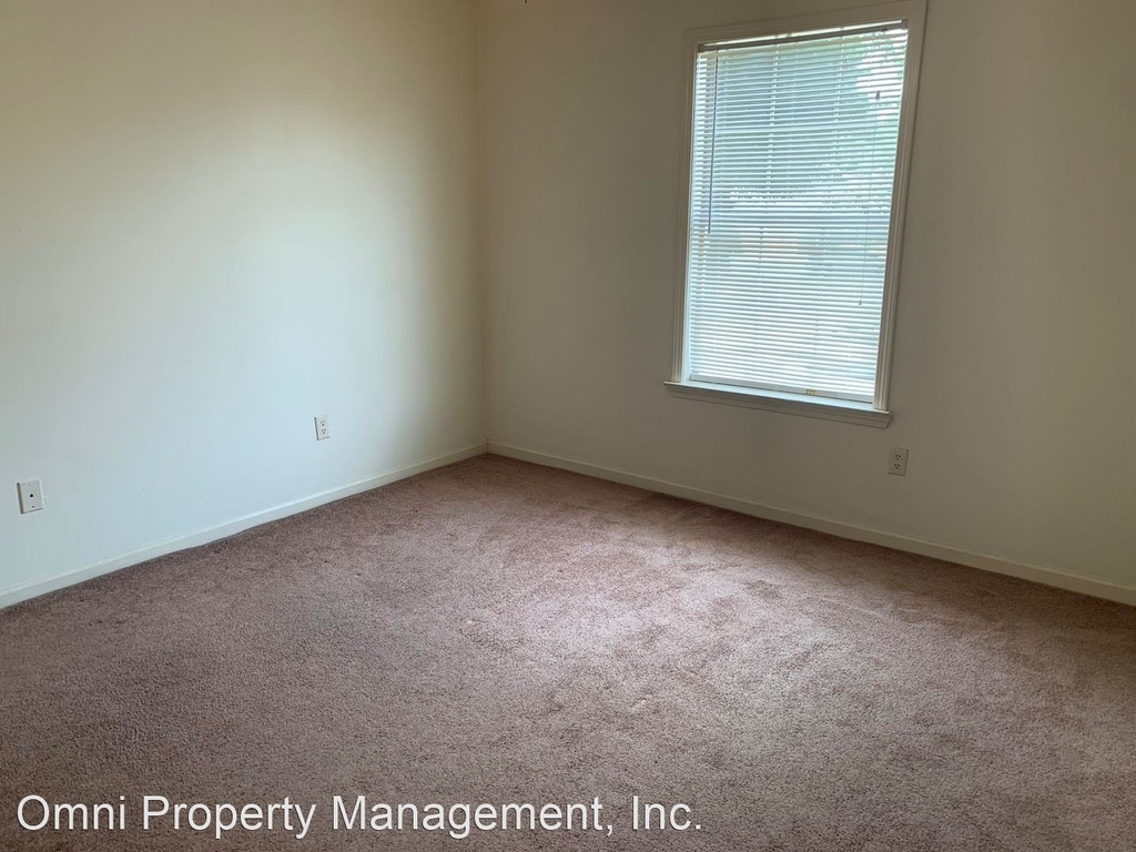 3605 Mynders Ave - Photo 2