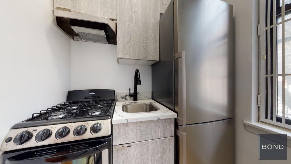 313 East 85 Street - Photo 3