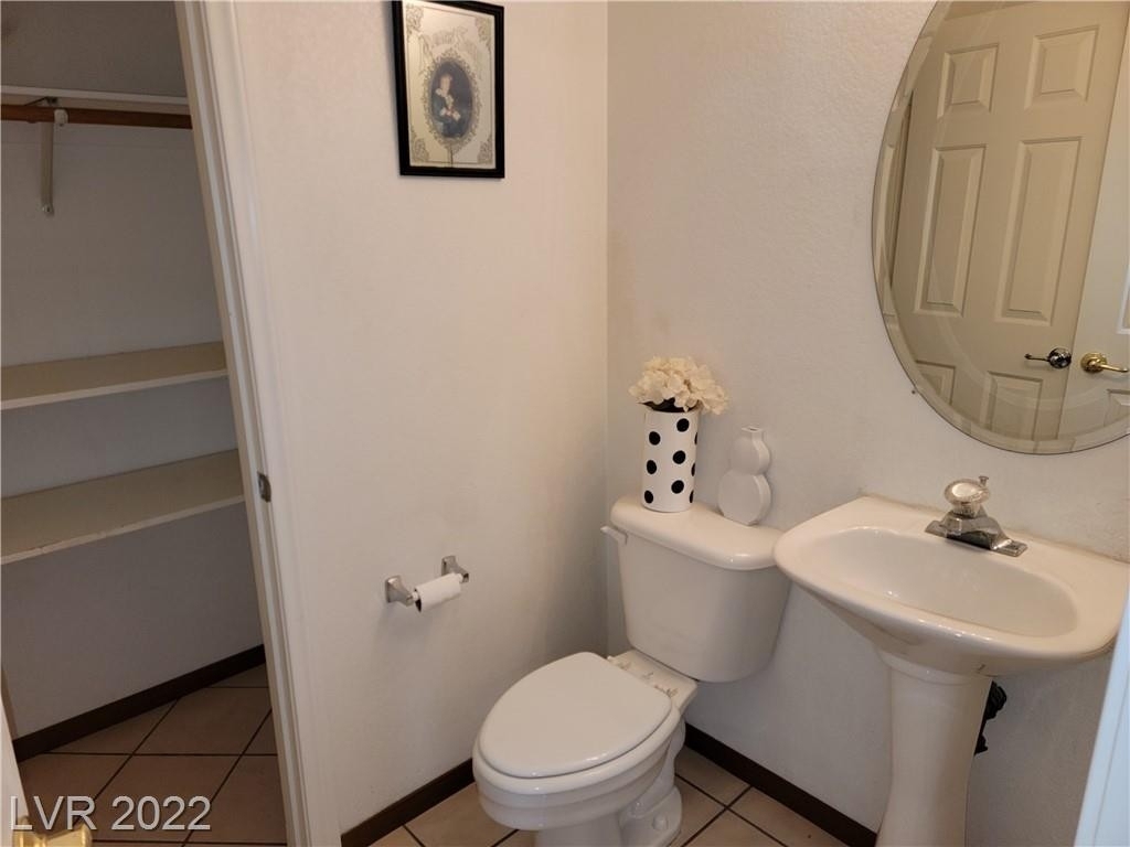 1096 North Sloan Lane - Photo 11