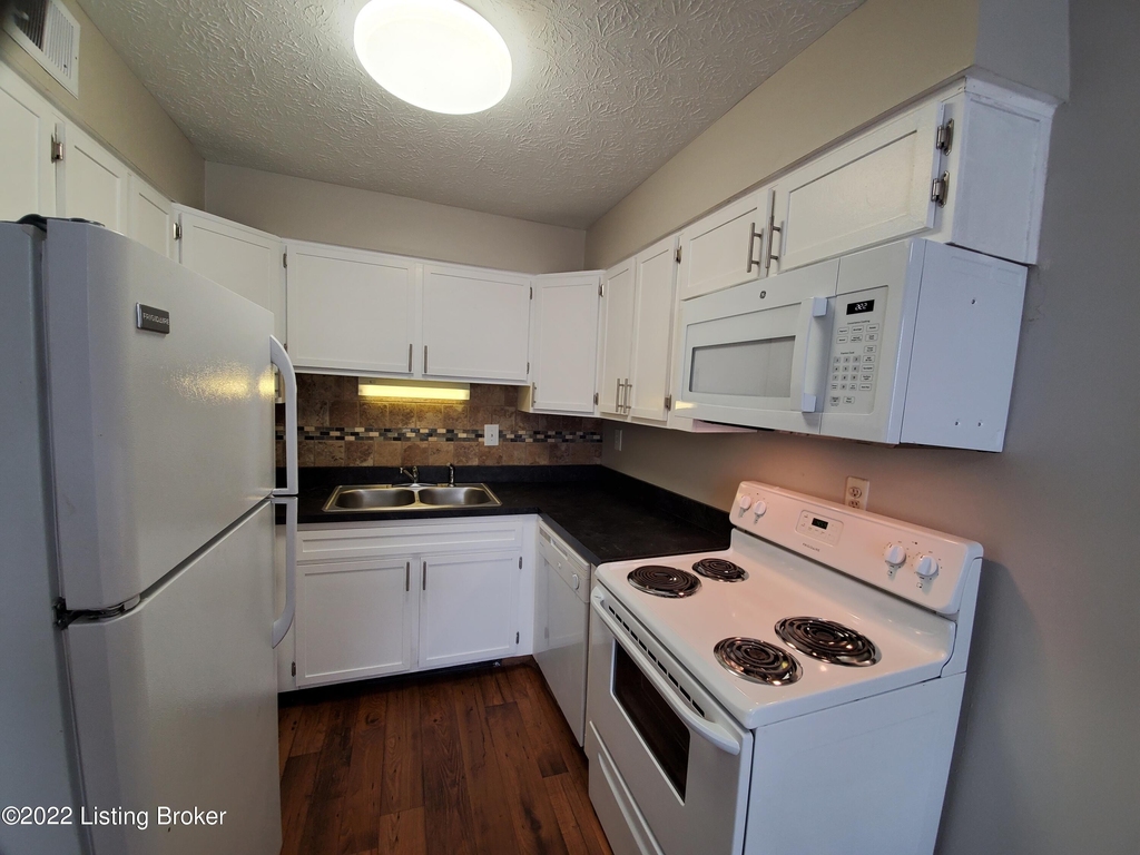 2108 Vernon Ct - Photo 2