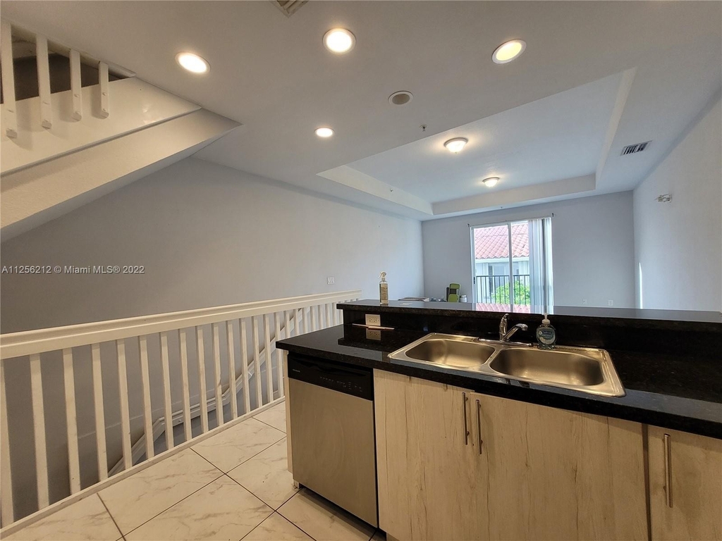 850 Sw 14th Ave - Photo 6