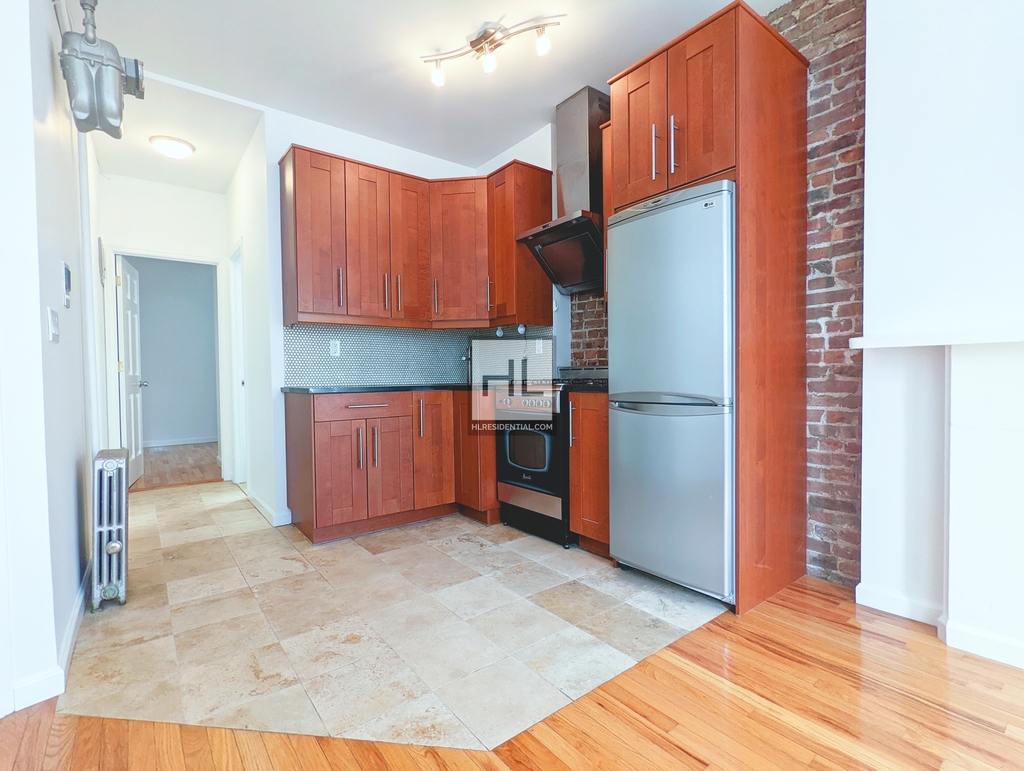 433 West 46 Street - Photo 1