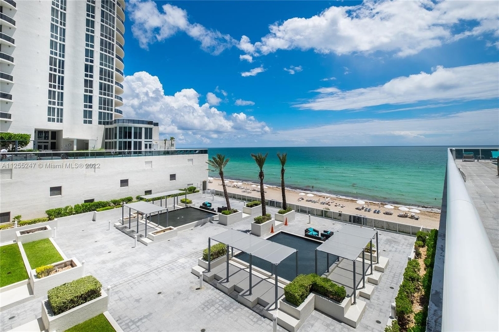 15811 Collins Ave - Photo 48