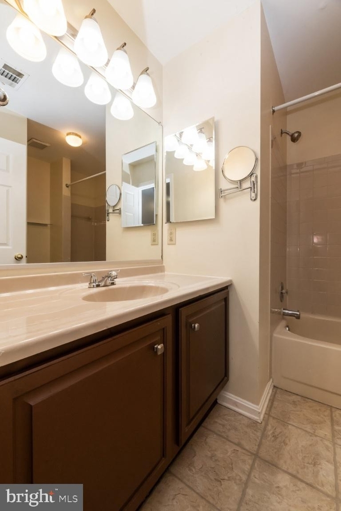 8591 Harvest View Court - Photo 15