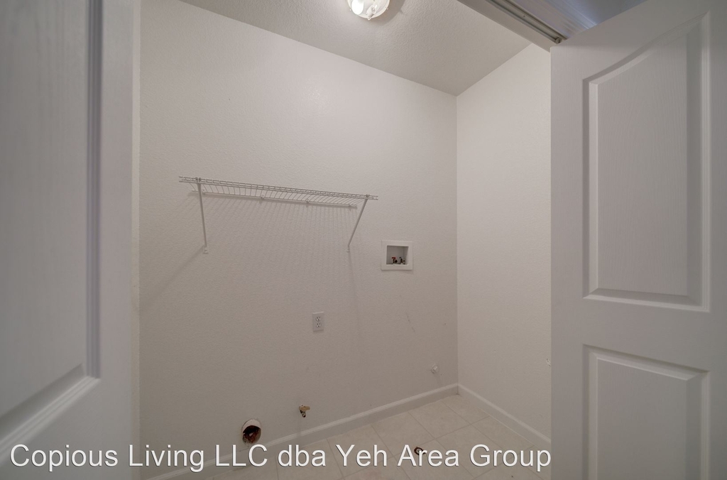 709 Crawdad Court - Photo 33