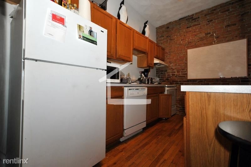 14 Wigglesworth St # 1 - Photo 10