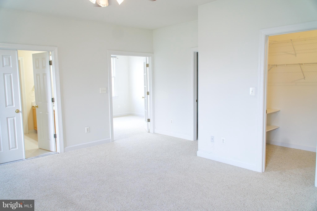 1160 Marseille Lane - Photo 15