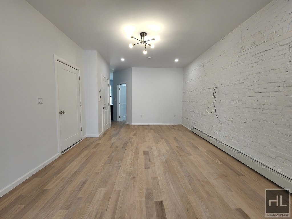 563 Chauncey Street - Photo 3